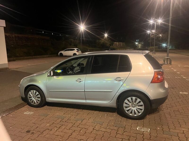 Silber Gebraucht 2006 VW Golf V Trendline Kombi | 4.900 € (Etwas zu teuer) - Bild 1/4