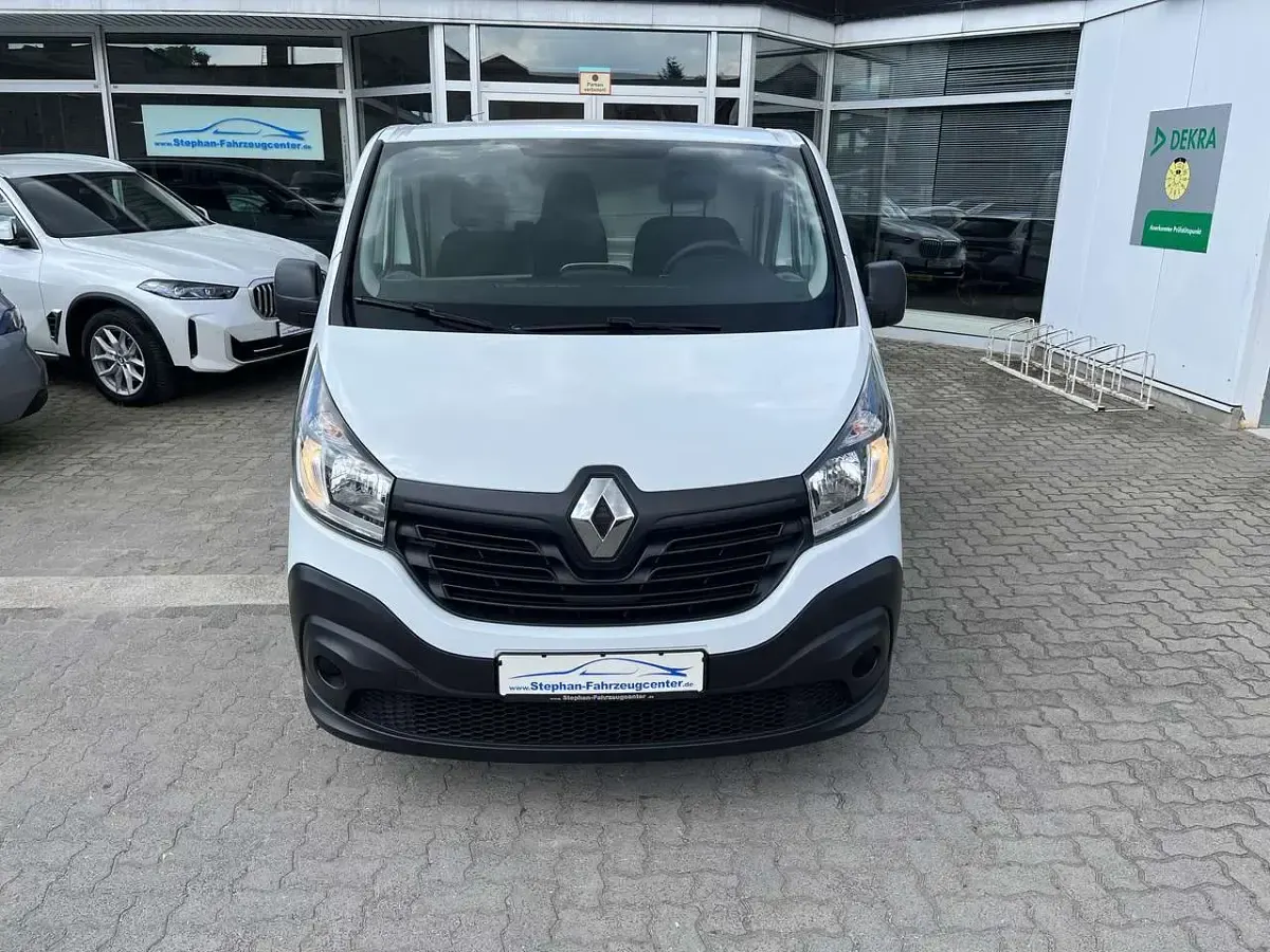 Gebraucht Renault Trafic Komfort 95 PS (69 kW) 2018 Gletscherweiss Van / Kleinbus