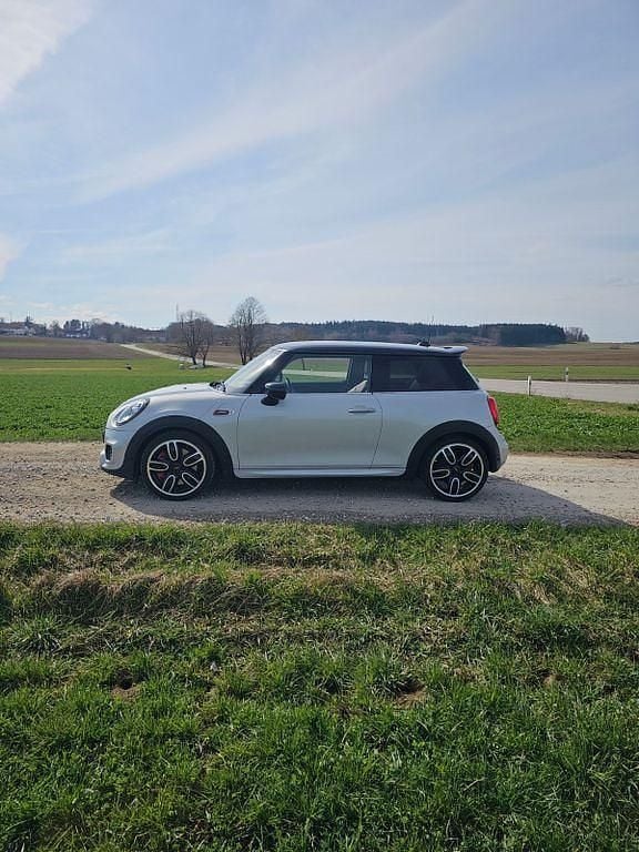 Gebraucht Mini John Cooper Works 231 PS (169 kW) 2021 Weiß Kleinwagen