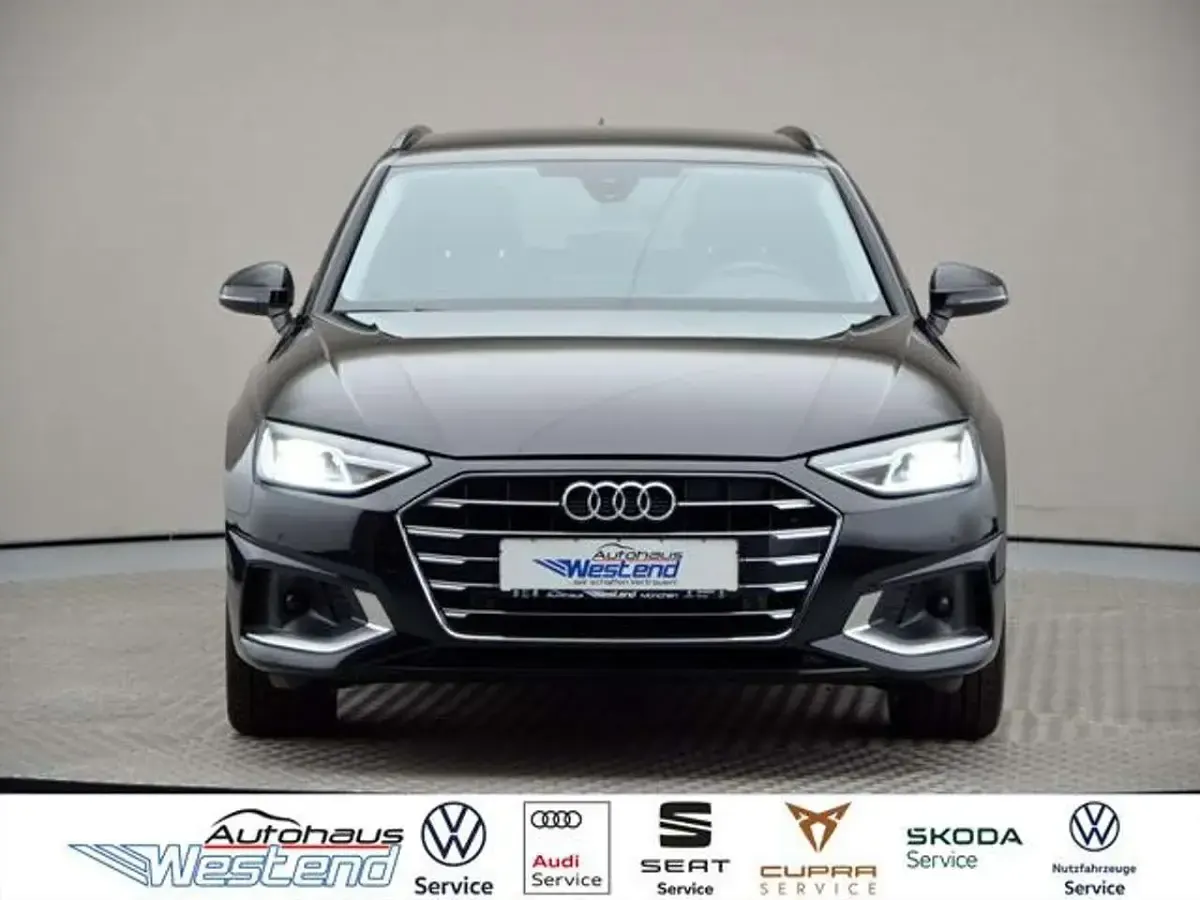 Gebraucht Audi A4 Ambiente 163 PS (119 kW) 2023 Brillantschwarz Kombi