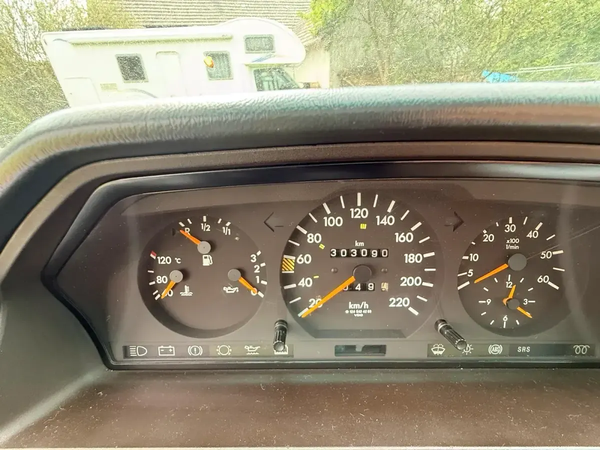 Second-hand Mercedes E250 113 CP (83 kW) 1995 Albastru Break