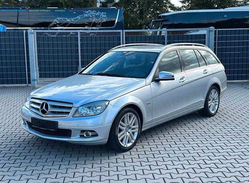 Iridiumsilber Gebraucht 2010 Mercedes C180 Kombi | 8.490 € (Fairer Preis) - Bild 1/4