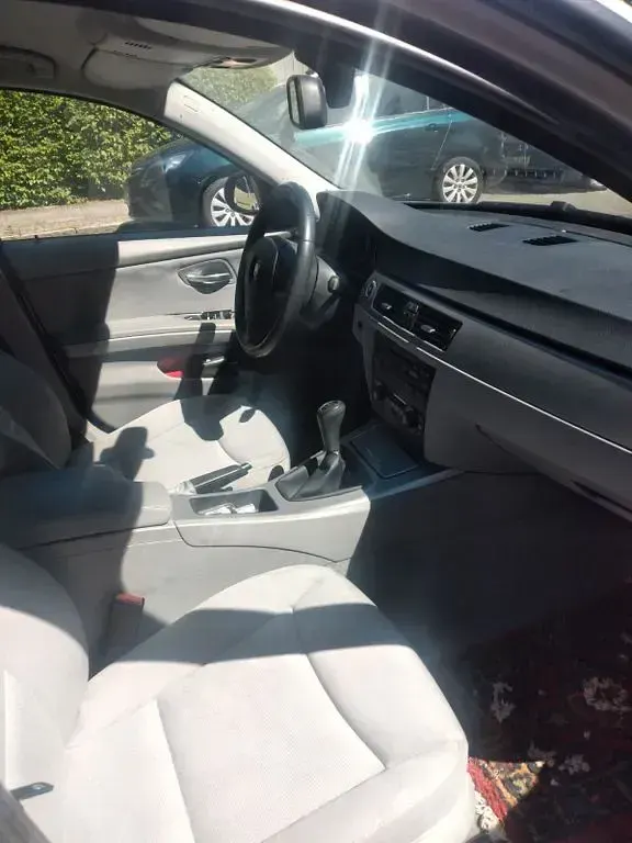 Gebraucht BMW 320 150 PS (110 kW) 2005 Silber Limousine