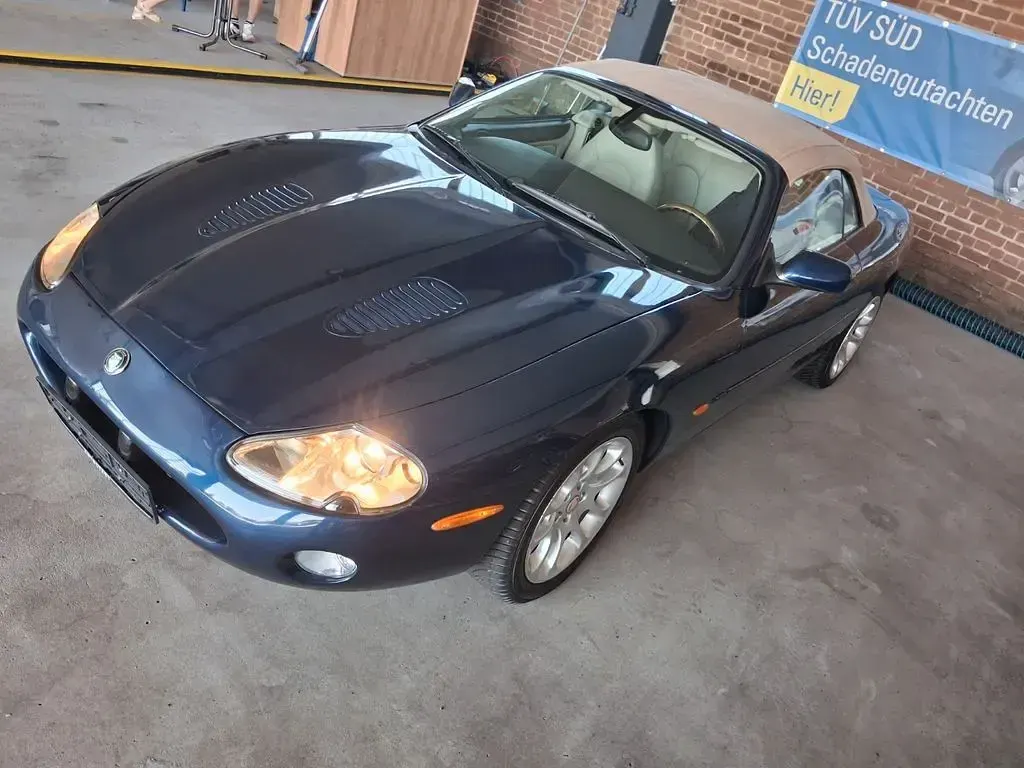Gebraucht Jaguar XKR S 363 PS (266 kW) 2002 Blau Cabrio