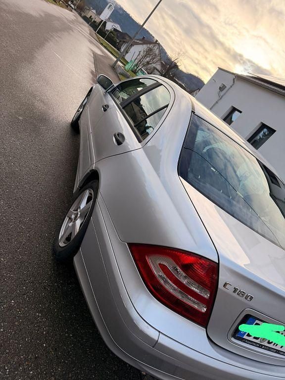 Silber Gebraucht 2005 Mercedes C180 Classic Limousine | 3.750 € (Fairer Preis) - Bild 1/4