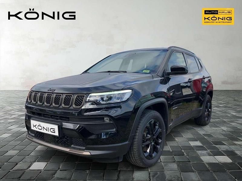 Solid black (5ck) Gebraucht 2022 Jeep Compass SUV | 29.777 € (Fairer Preis) - Bild 1/4