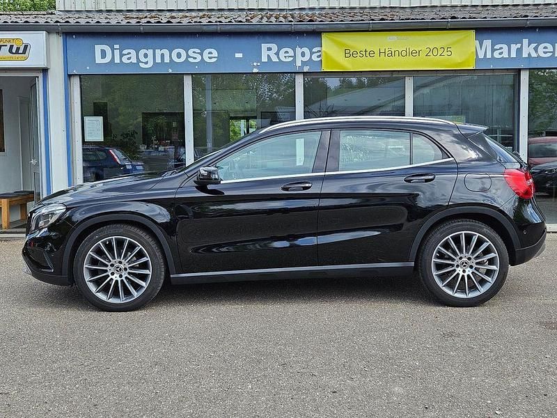Usata Mercedes GLA200 136 CV (100 kW) 2015 Nero SUV
