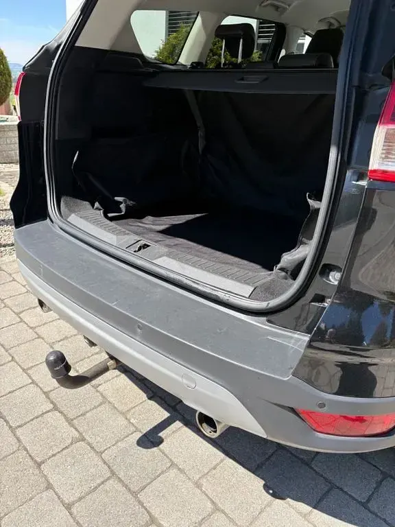 Usado Ford Kuga Titanium 140 HP (102 kW) 2013 Preto SUV