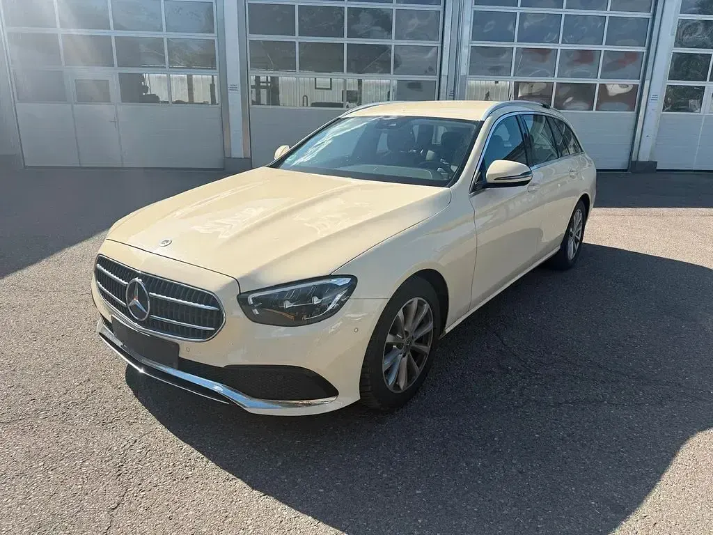 Gebraucht Mercedes E220 200 PS (147 kW) 2023 Kombi