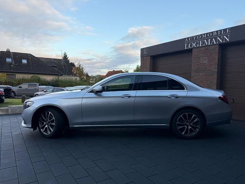 Gebraucht Mercedes E200 Avantgarde 184 PS (135 kW) 2016 Silber Limousine