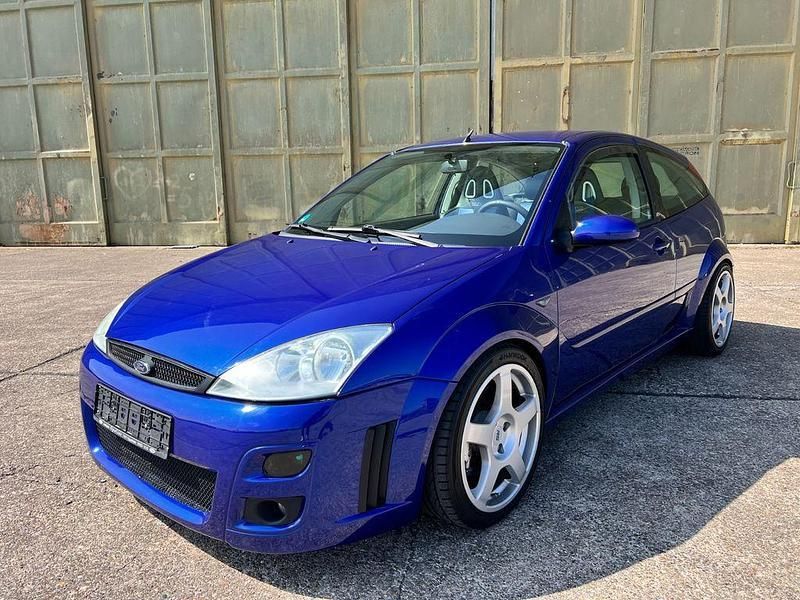 Blau Gebraucht 2003 Ford Focus RS Limousine | 19.500 € (Superpreis) - Bild 1/4