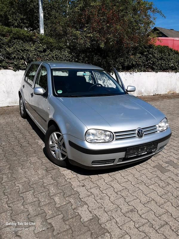 Silber Gebraucht 2001 VW Golf IV Kleinwagen | 1.175 € (Fairer Preis) - Bild 1/4