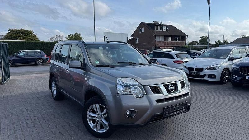 Grau Gebraucht 2013 Nissan X-Trail SE SUV | 5.999 € - Bild 1/4