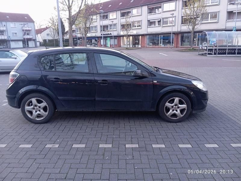 Gebraucht Opel Astra 101 PS (74 kW) 2007 Schwarz Limousine