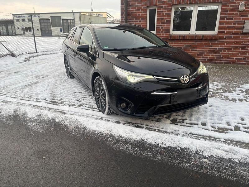 Gebraucht Toyota Avensis 147 PS (108 kW) 2017 Schwarz Kombi