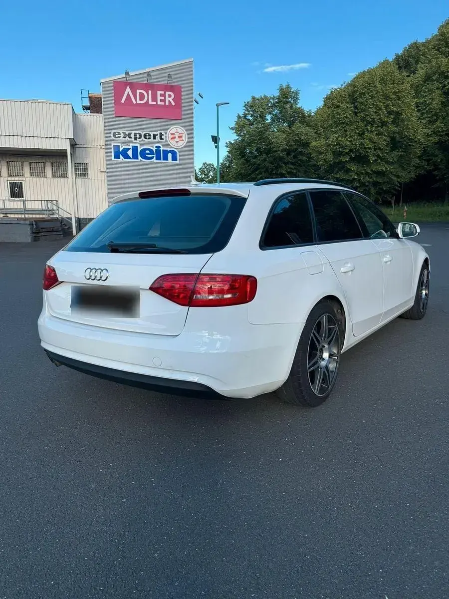 Gebraucht Audi A4 Attraction 150 PS (110 kW) 2013 Weiß Kombi