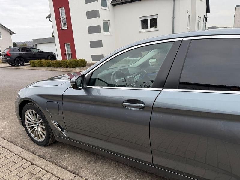 Gebraucht BMW 530e iPerformance 252 PS (185 kW) 2018 Grau Limousine