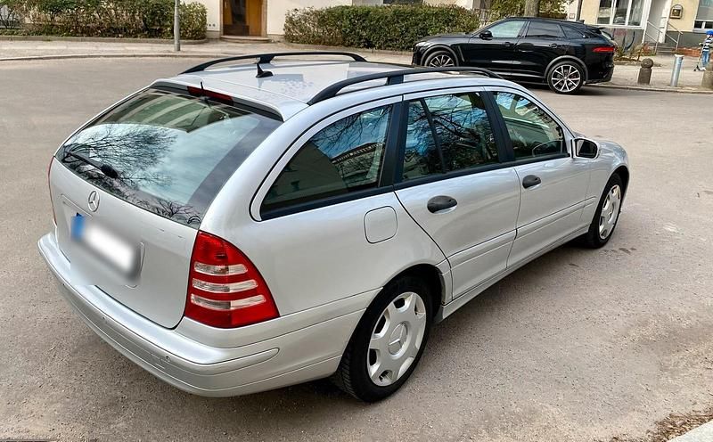 Gebraucht Mercedes C220 150 PS (110 kW) 2007 Silber Kombi