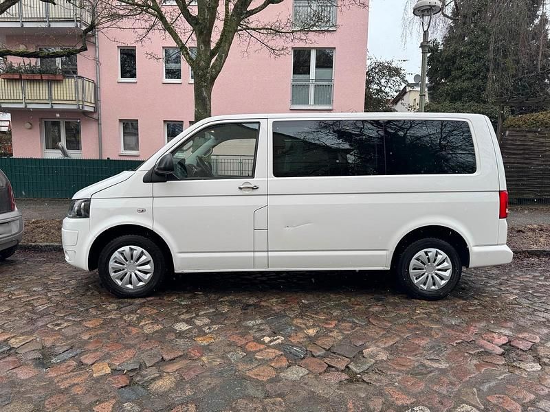 Second-hand VW T5 Startline 84 CP (61 kW) 2012 Alb Van