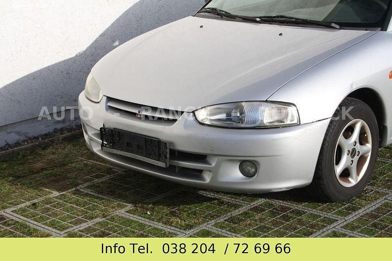 Gebraucht Mitsubishi Colt 90 PS (66 kW) 1999 Silber Limousine