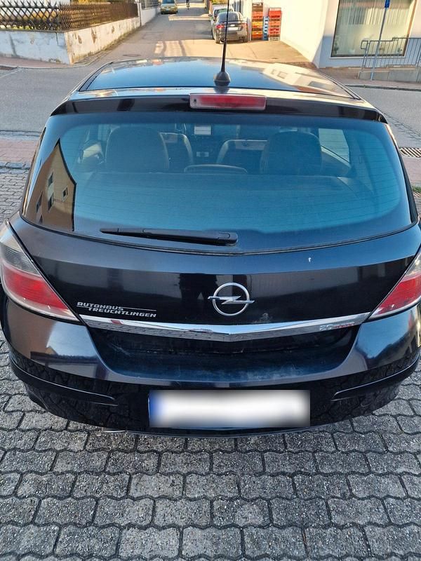 Second-hand Opel Astra 200 CP (147 kW) 2009 Berlinǎ