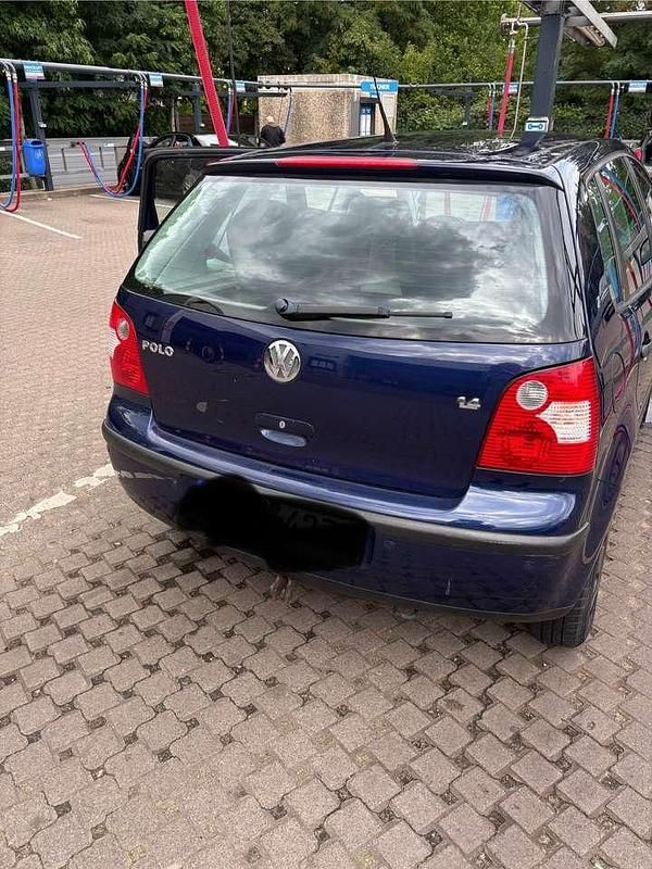 Blau Gebraucht 2002 VW Polo Comfortline Limousine | 3.000 € - Bild 1/4