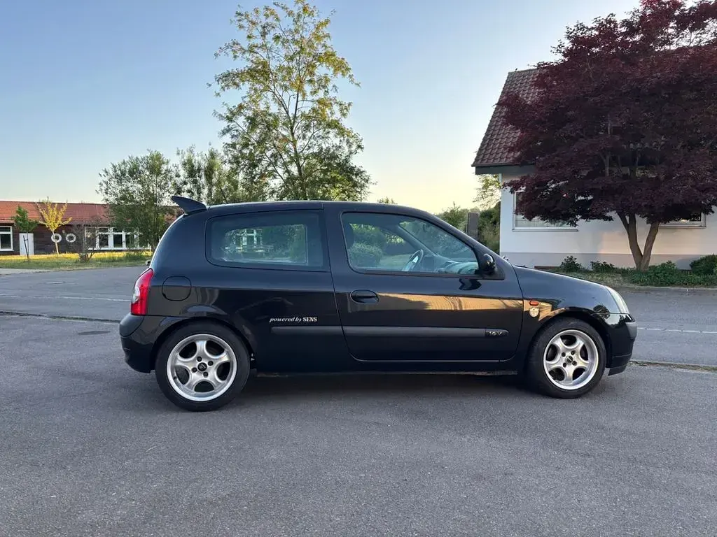Gebraucht Renault Clio II 75 PS (55 kW) 2003 Schwarz Limousine
