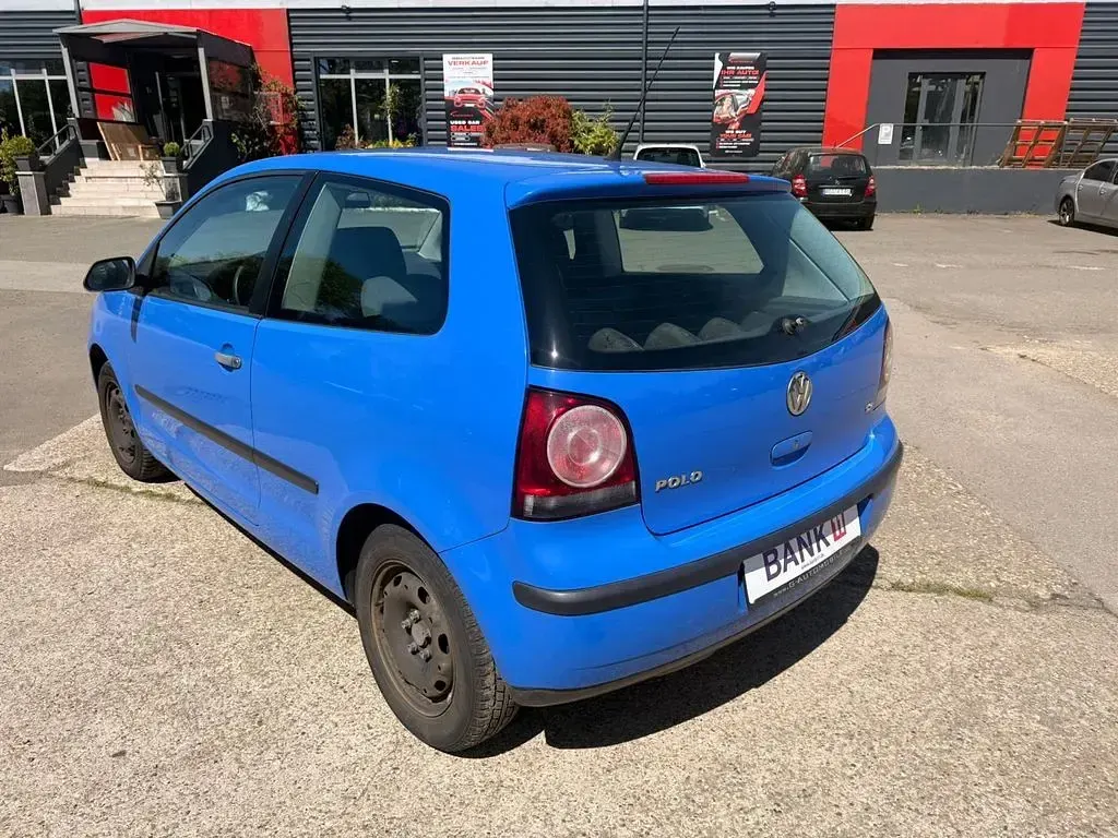 Second-hand VW Polo Trendline 69 CP (50 kW) 2009 Albastru Hatchback