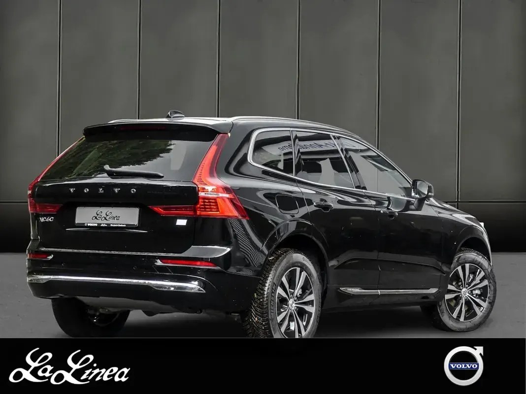 Gebraucht Volvo XC60 Core 349 PS (256 kW) 2022 Schwarz SUV