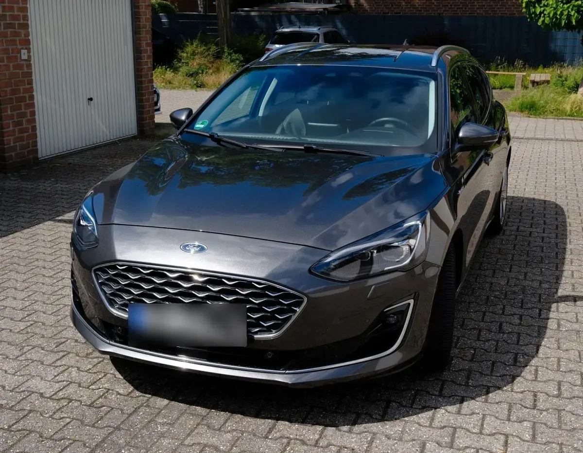 Gebraucht Ford Focus Vignale 182 PS (133 kW) 2019 Grau Kombi