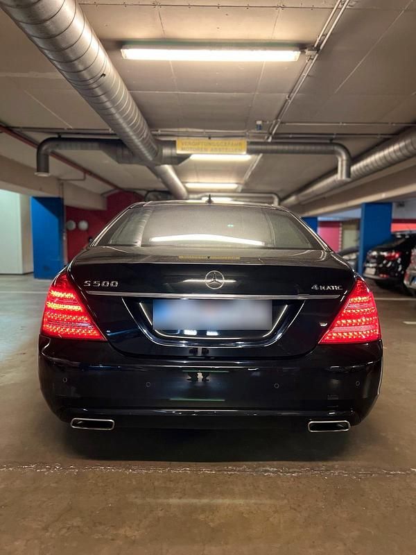 Gebraucht Mercedes S500L 435 PS (319 kW) 2011 Schwarz Limousine