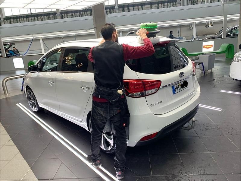 Gebraucht Kia Carens Edition 7 166 PS (122 kW) 2014 Weiß Van / Kleinbus