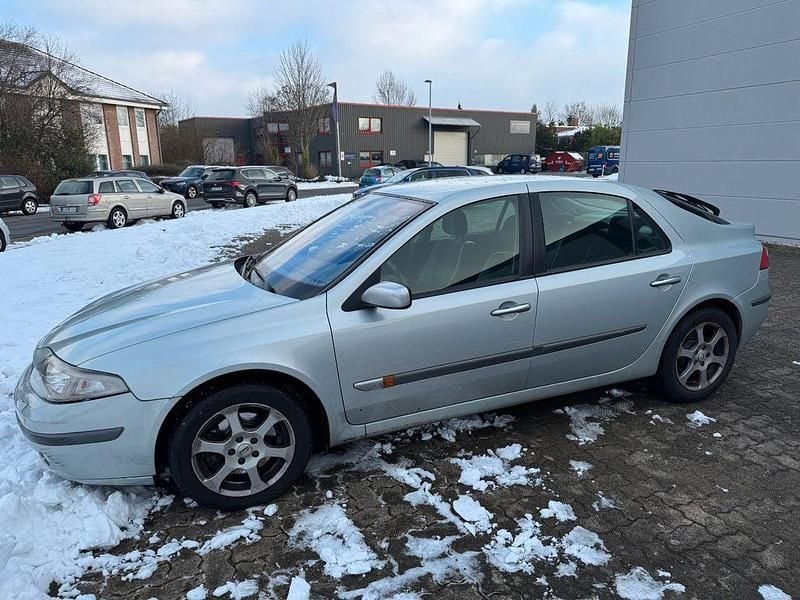 Blau Gebraucht 2004 Renault Laguna II Dynamique Limousine | 1.200 € (Superpreis) - Bild 1/4
