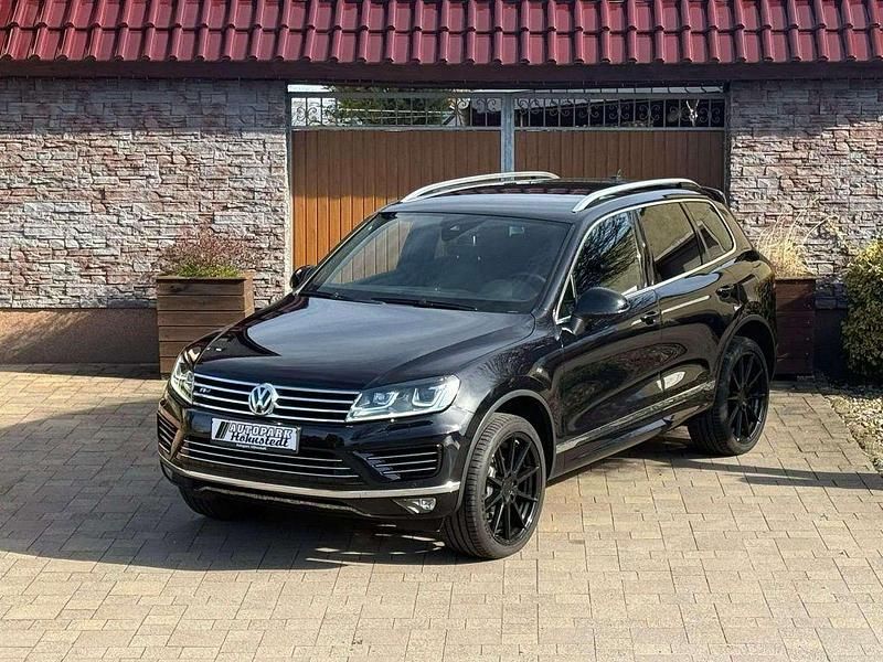 Gebraucht VW Touareg Terrain Tech 262 PS (192 kW) 2016 Deep black perleffekt SUV