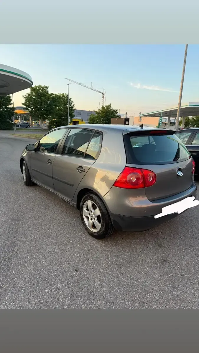 Gebraucht VW Golf V 75 PS (55 kW) 2005 Grau Kleinwagen