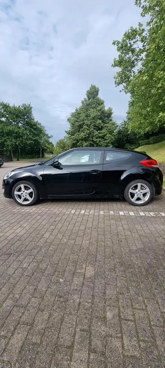 Gebraucht Hyundai Veloster 140 PS (102 kW) 2011 Schwarz Kleinwagen