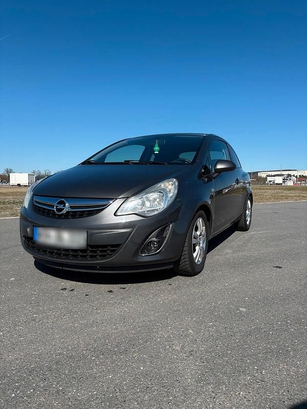 Second-hand Opel Corsa 69 CP (50 kW) 2011 Maro Hatchback