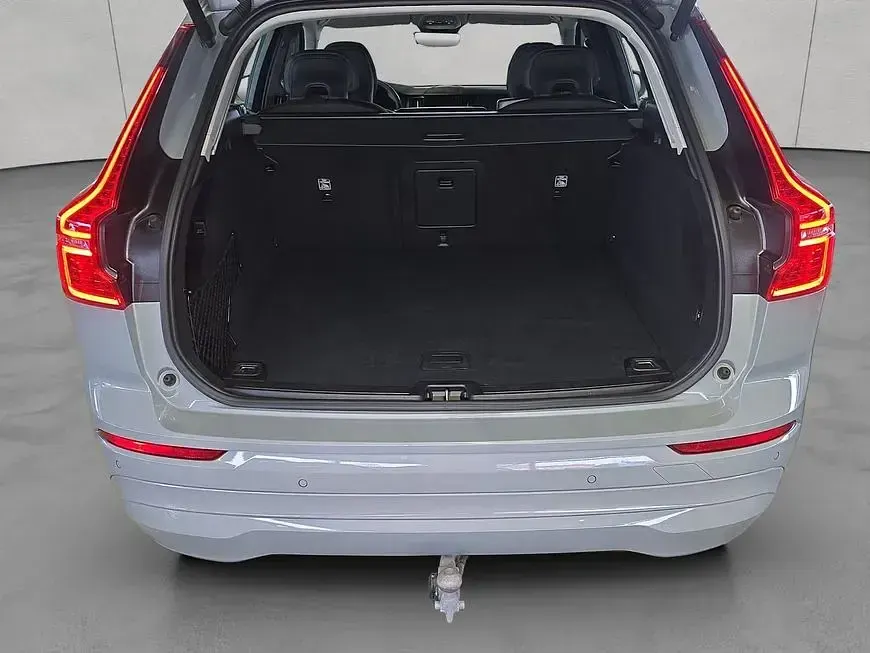 Gebraucht Volvo XC60 Core 250 PS (183 kW) 2024 Grau SUV