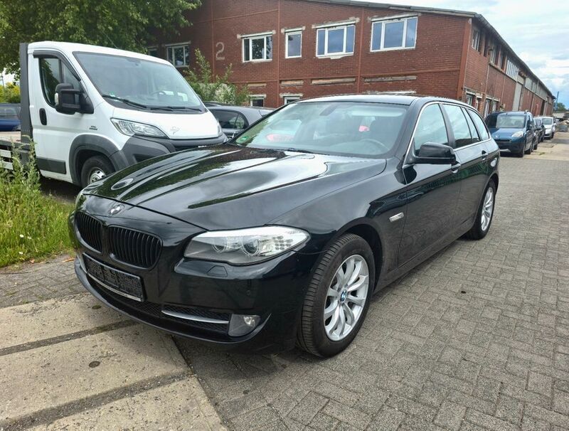 Schwarz Gebraucht 2011 BMW 528 Sport Line Kombi | 4.700 € - Bild 1/4