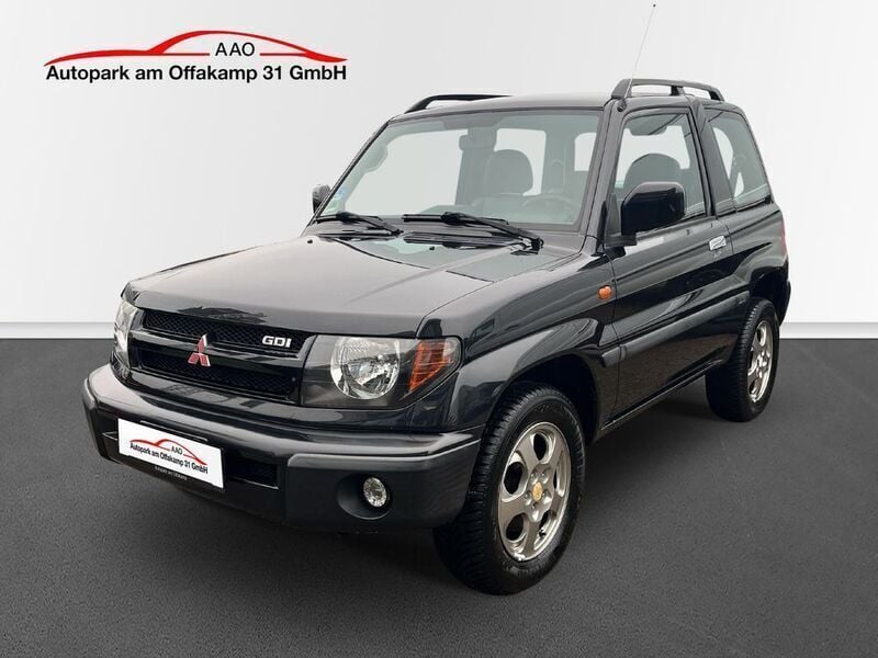 Schwarz Gebraucht 2001 Mitsubishi Pajero Comfort Edition SUV | 8.490 € - Bild 1/4