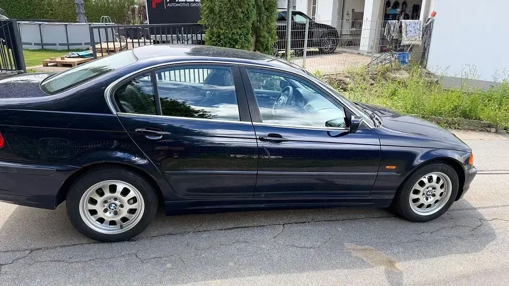 Gebraucht BMW 320 170 PS (125 kW) 2001 Blau Limousine
