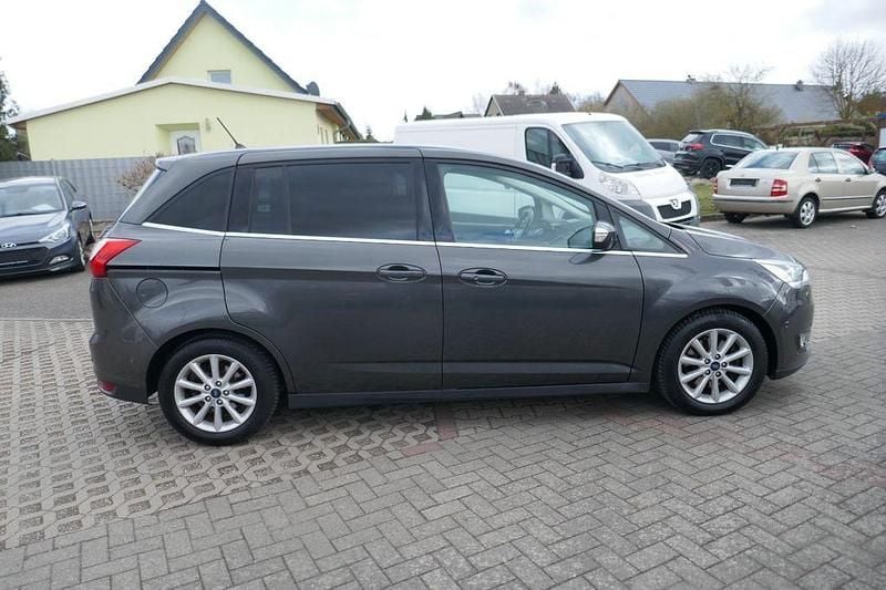 Gebraucht Ford Grand C-Max Titanium 150 PS (110 kW) 2018 Grau Van / Kleinbus