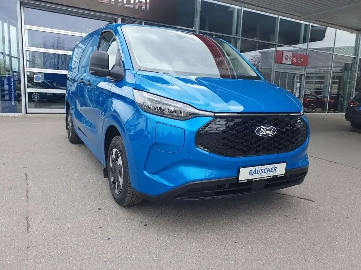 Neu Ford E-Transit Trend 100 kW (136 PS) 2026 Digital aqua blue metallic Van