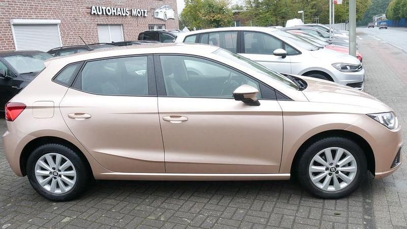 Gebraucht Seat Ibiza Style 75 PS (55 kW) 2018 Mystic magenta Kleinwagen