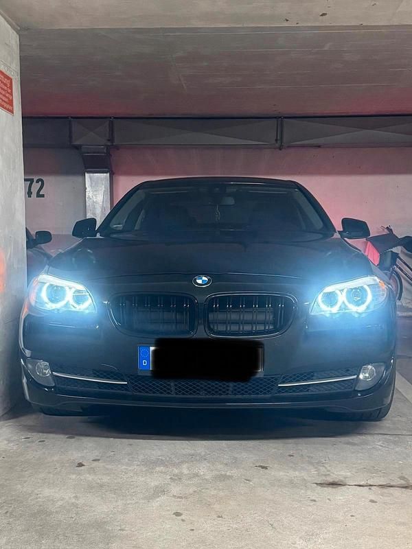 Gebraucht BMW 520 2013 Schwarz Limousine