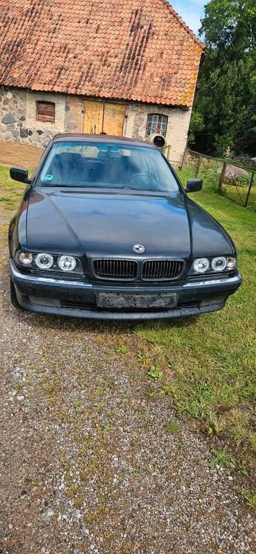 Schwarz Gebraucht 1995 BMW 730 Limousine | 2.000 € - Bild 1/4