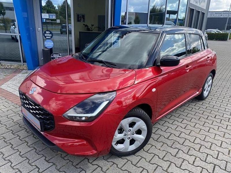 Gebraucht Suzuki Swift 61 PS (44 kW) 2025 Rot Kleinwagen