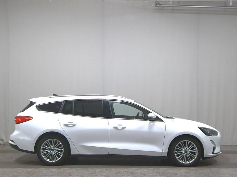 Weiss Gebraucht 2020 Ford Focus Titanium Kombi | 10.980 € (Superpreis) - Bild 1/4