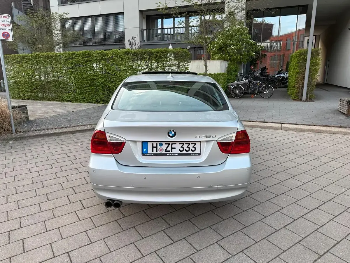 Używany BMW 325 198 KM (145 kW) 2008 Szary Sedan/Limuzyna