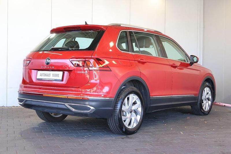 Gebraucht VW Tiguan Elegance 245 PS (180 kW) 2021 Rot SUV